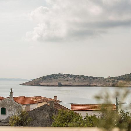 Beautiful Home In Martinscica With Wifi 외부 사진