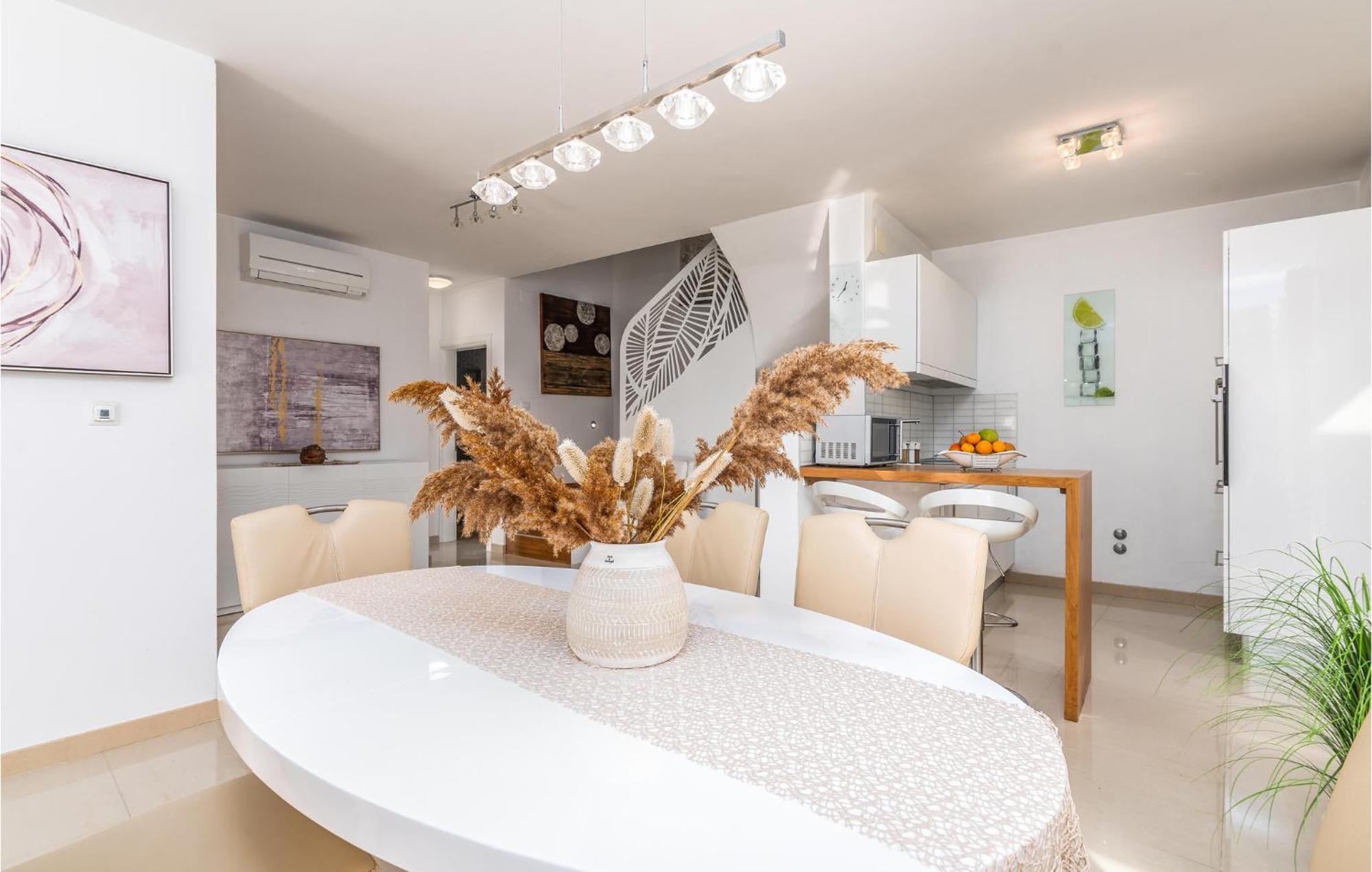 Beautiful Home In Martinscica With Wifi 외부 사진
